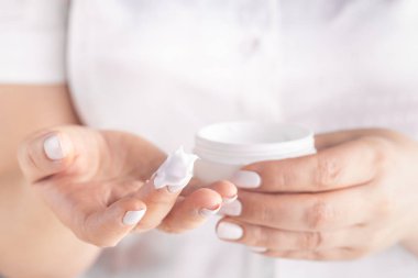 Kadın el nemlendirici el kremi closeup çekim