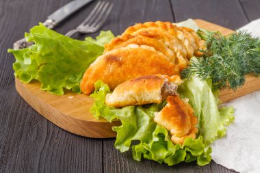 Geleneksel Rus pişmiş Pies (Pirozhki).