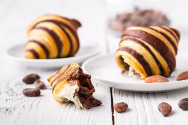 Kahvaltı saatinde kruvasan