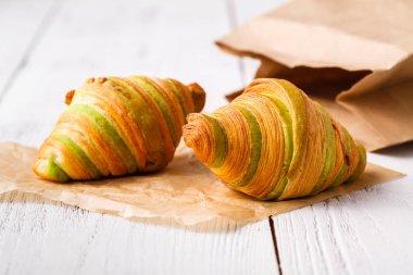 Kahvaltı saatinde kruvasan