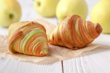 taze pişmiş kruvasanlar ile Kahvaltı