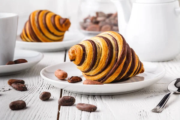 Kahvaltı saatinde kruvasan