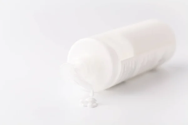 White plastic cosmetic foam pump bottle — Stock Photo, Image