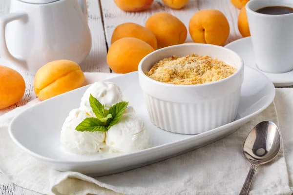 Концепция завтрака для здоровья, абрикосовый пирог — стоковое фото