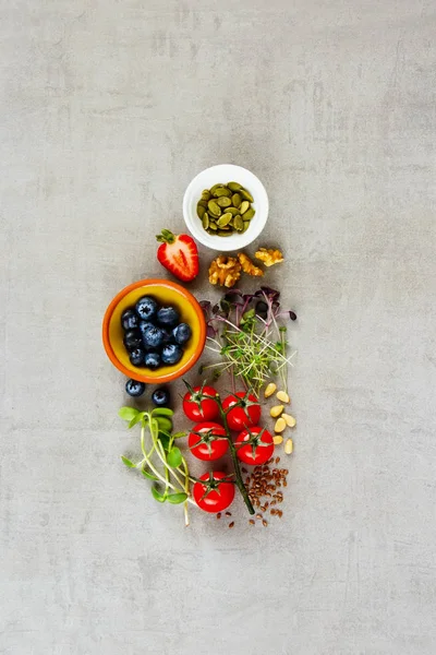 Flache Lage Der Gesunden Sauberen Ernährung Auswahl Lebensmitteln Mikrogemüse Nüsse — Stockfoto