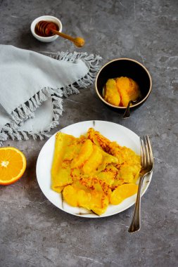 Geleneksel krep Suzette