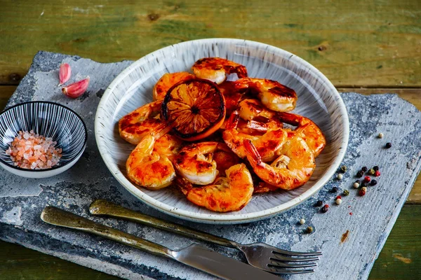 Camarones de camarón rosa a la parrilla — Foto de Stock