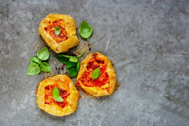 Mozzarella ve domates galette