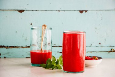 Çilek smoothie kavanoz