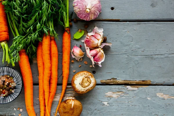 Морква букет і овочі — стокове фото
