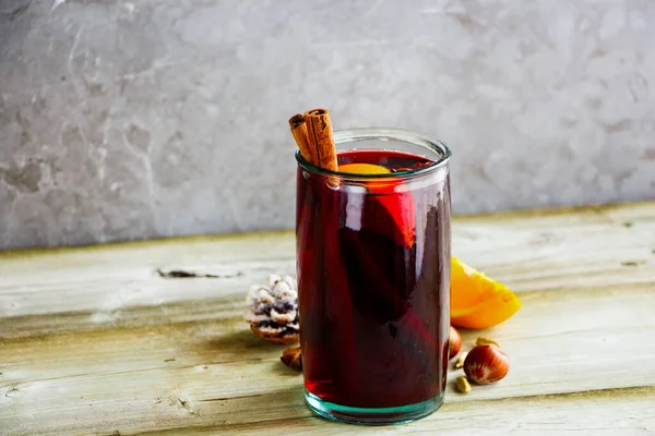 Mulled wine on rustic table — Stok Foto