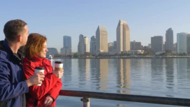 Bir yolculuğa romantik sabah.