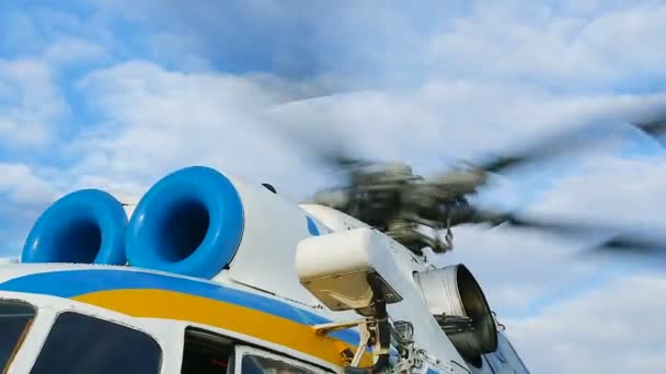 Vojenské vrtulník rotor ostří detail close up — Stock video