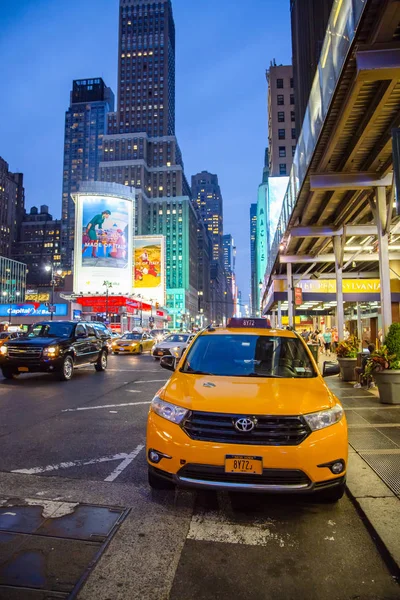 Nueva York Estados Unidos Junio 2016 Taxi Amarillo Calle Nueva — Foto de Stock