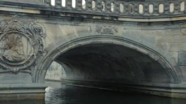 Mermer köprü Copenhagen altında yüzen