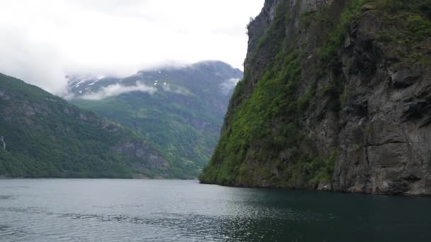 Панорамный вид на фьорд Гейрангер — стоковое видео