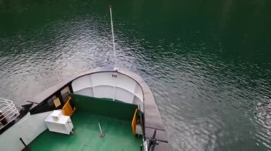 Feribot yay portre. Feribot İskelesi için varış.