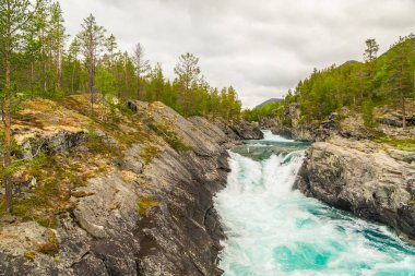 dağ Nehri Vadisi manzara