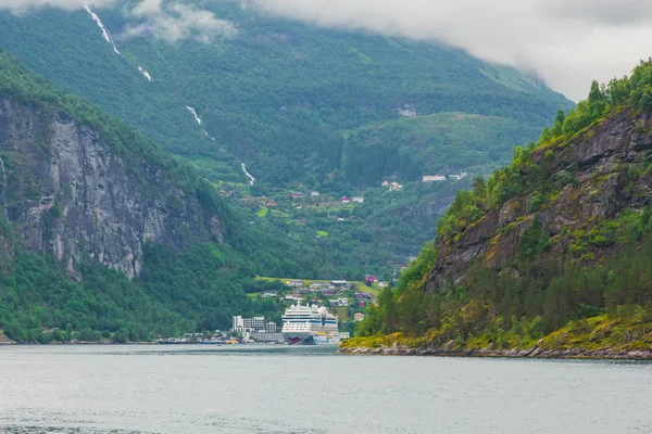 노르웨이의 자연 과 여행 배경. — 스톡 사진