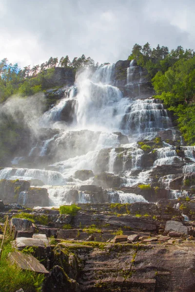 Falls in mountains of Norway in rainy weather — Stock Photo, Image