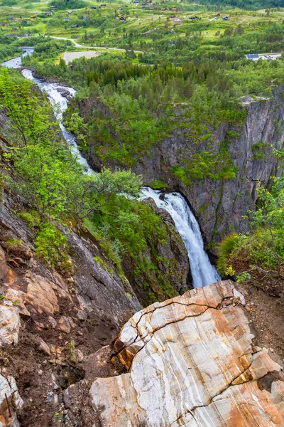 Vodopády v horách v Norsku — Stock fotografie