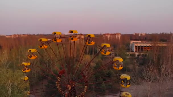 Şehir Pripyat ıssız eğlence parkı. — Stok video