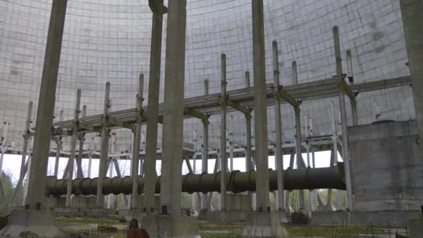 Torre de refrigeración de la central nuclear de Chernobyl — Vídeos de Stock