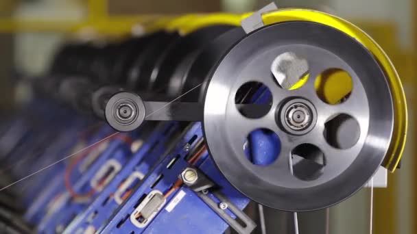 Machine de production de pneus close up . — Video