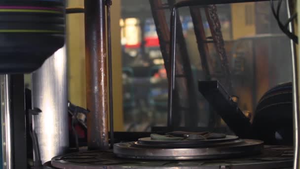 Machine de production de pneus close up .