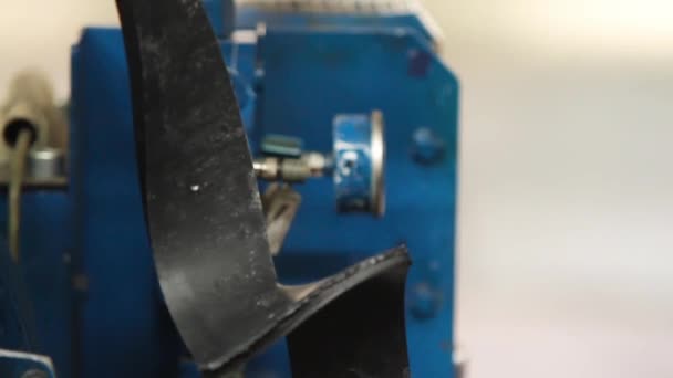 Machine de production de pneus close up . — Video