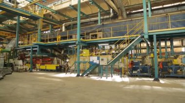 Lastik üretimi için kauçuk bant hazırlanması.