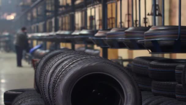 Fábrica de neumáticos de coche grande . — Vídeo de stock
