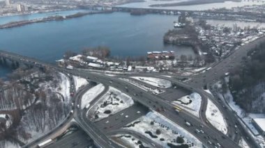 Kiev - Ukrayna 'nın kışın başkenti. Dnepr Nehri.