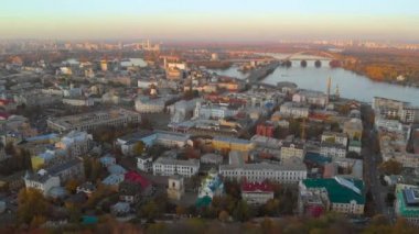 Kiev 'deki St. Andrews Kilisesi' nin havadan görünüşü.