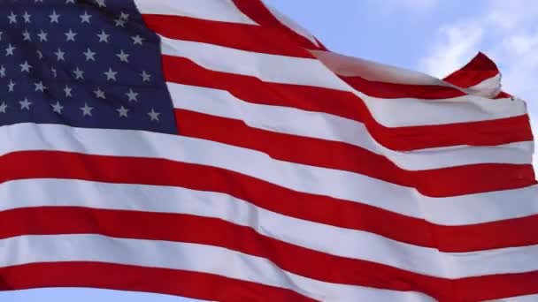Amerikaanse vlag - Amerikaanse vlag wapperend in de wind. 4K-video — Stockvideo