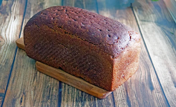 Yakın çekim somun siyah ekmek