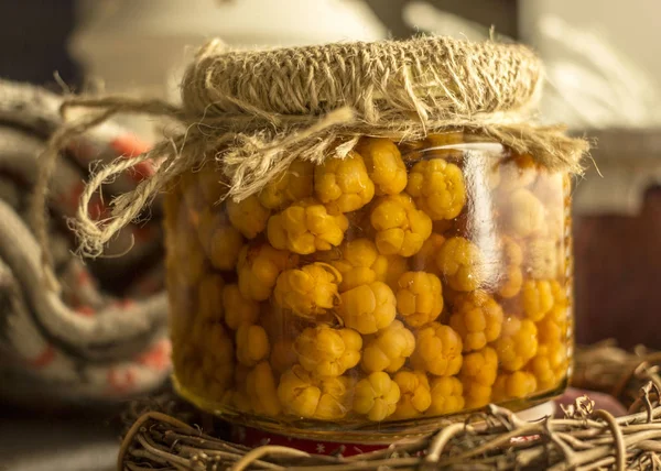 Vahşi berry reçel cloudberry güzel eski stil banka