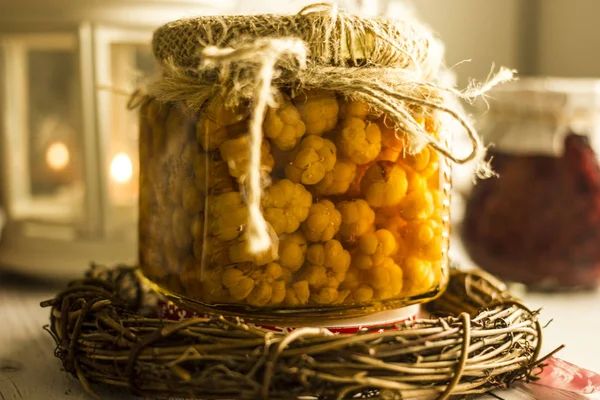 Vahşi berry reçel cloudberry güzel eski stil banka