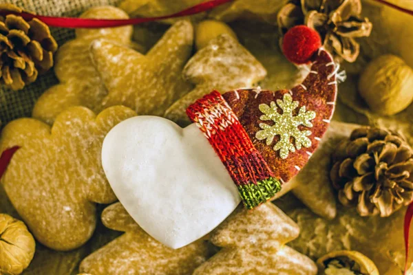 Noel kurabiye kurabiyeleri Noel ağaçları, yıldız, kardan adam - Noel arka plan şeklinde