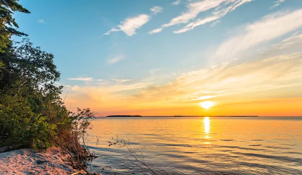 Puesta de sol en el lago Michigan en el Parque Estatal Península —  Fotos de Stock