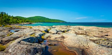 Superior Gölü'nde manzara Volkanik Kaya