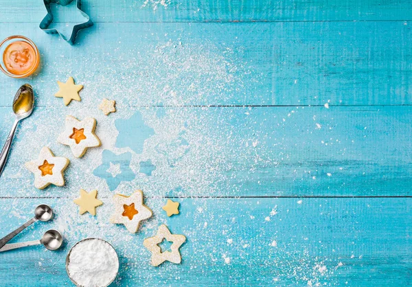 Decorando Natal Apricot Jam Linzer Suger Cookies — Fotografia de Stock