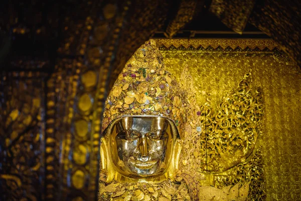 Mahamuni Buddha Beeld Mahamuni Tempel Mandalay Myanmar — Stockfoto