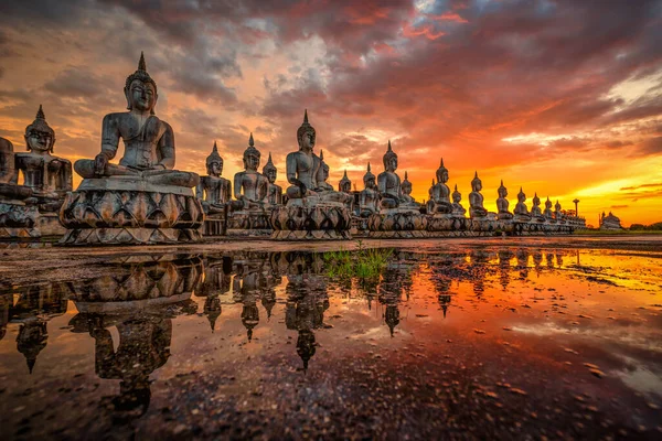 Beaucoup Statue Bouddha Image Coucher Soleil Dans Sud Thaïlande — Photo