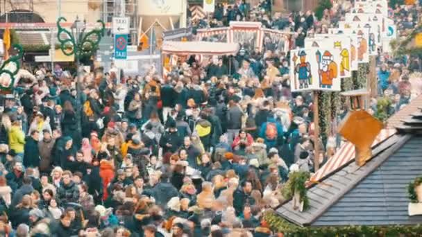 Nuremberg Germany December 2018 Crowd People Walking Christmas Market Europe — Stock Video