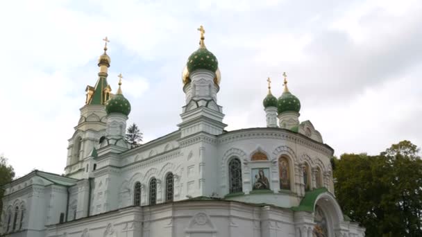 Památník kostela Sampson Památník kostela na poli slavné poltavské bitvy mezi Rusy a Švédskem v Poltavě na Ukrajině — Stock video