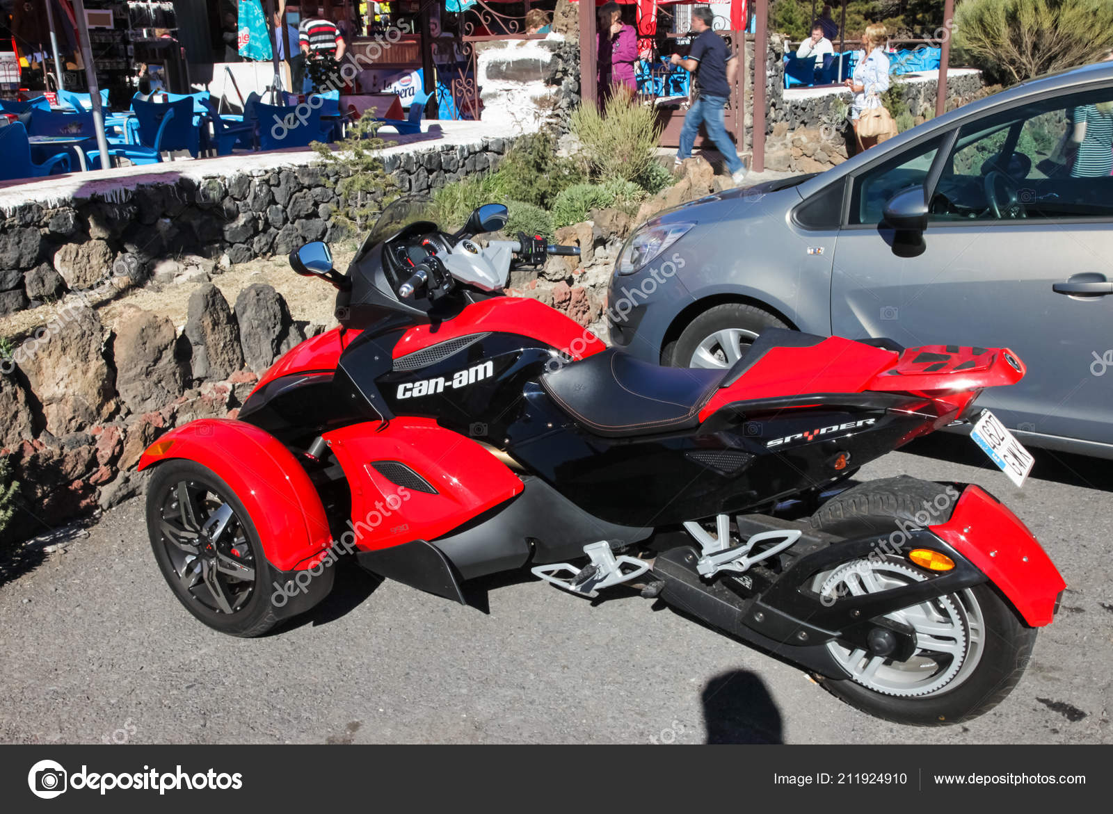 three wheel sports bike