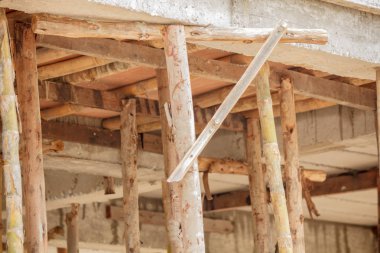 İskele okaliptüs ahşap küçük bina yapımı için