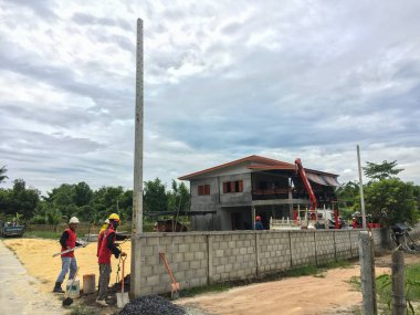 Chiang Mai, Tayland - 23 Temmuz 2018 : Elektrik hattı ile işçilik