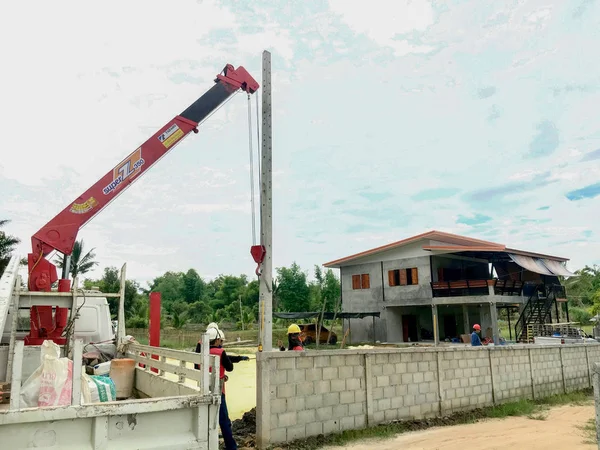 Chiang Mai, Tailandia - 23 de julio de 2018: Trabajo con línea eléctrica — Foto de Stock